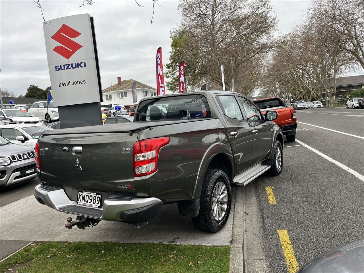 Vehicle image 5