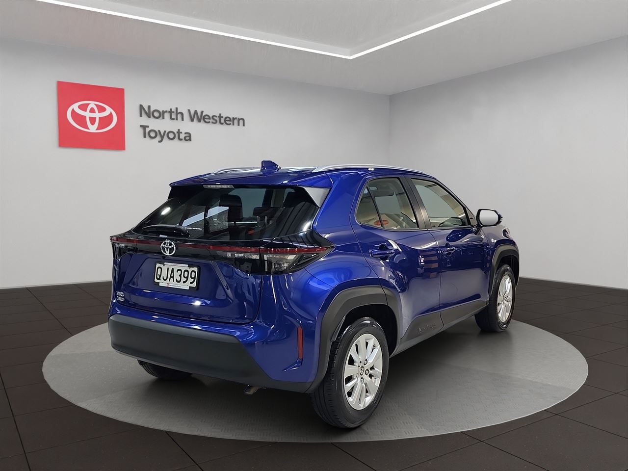 Vehicle image 3