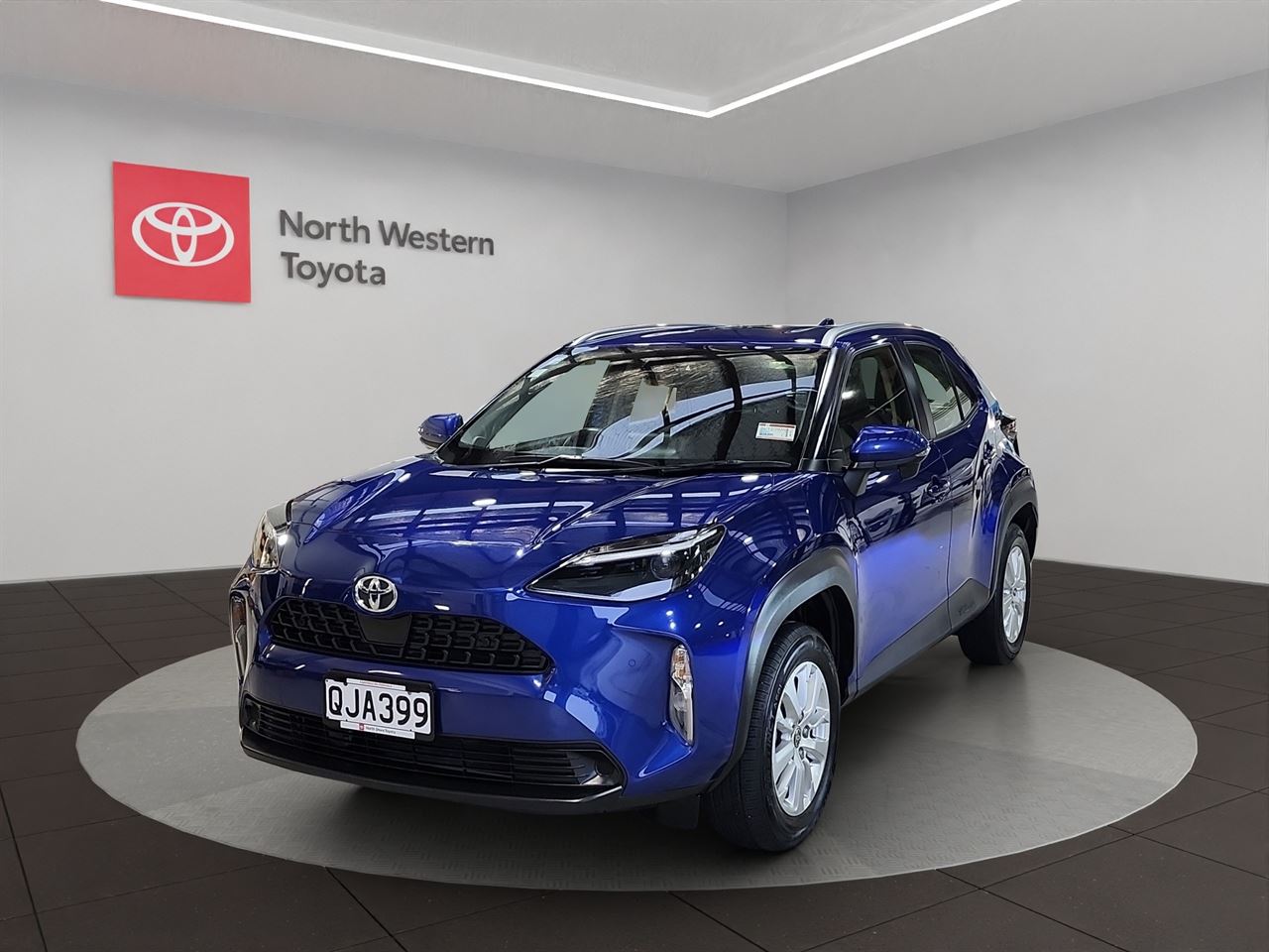 Vehicle image 4