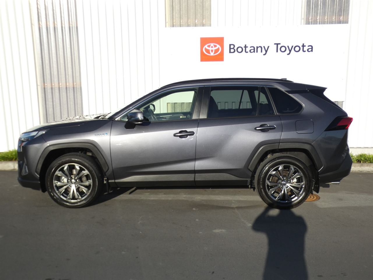 Vehicle image 4