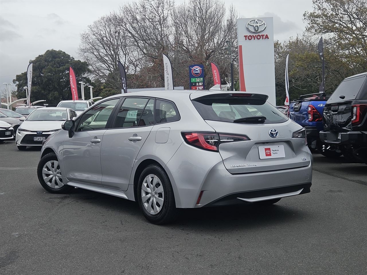 Vehicle image 3