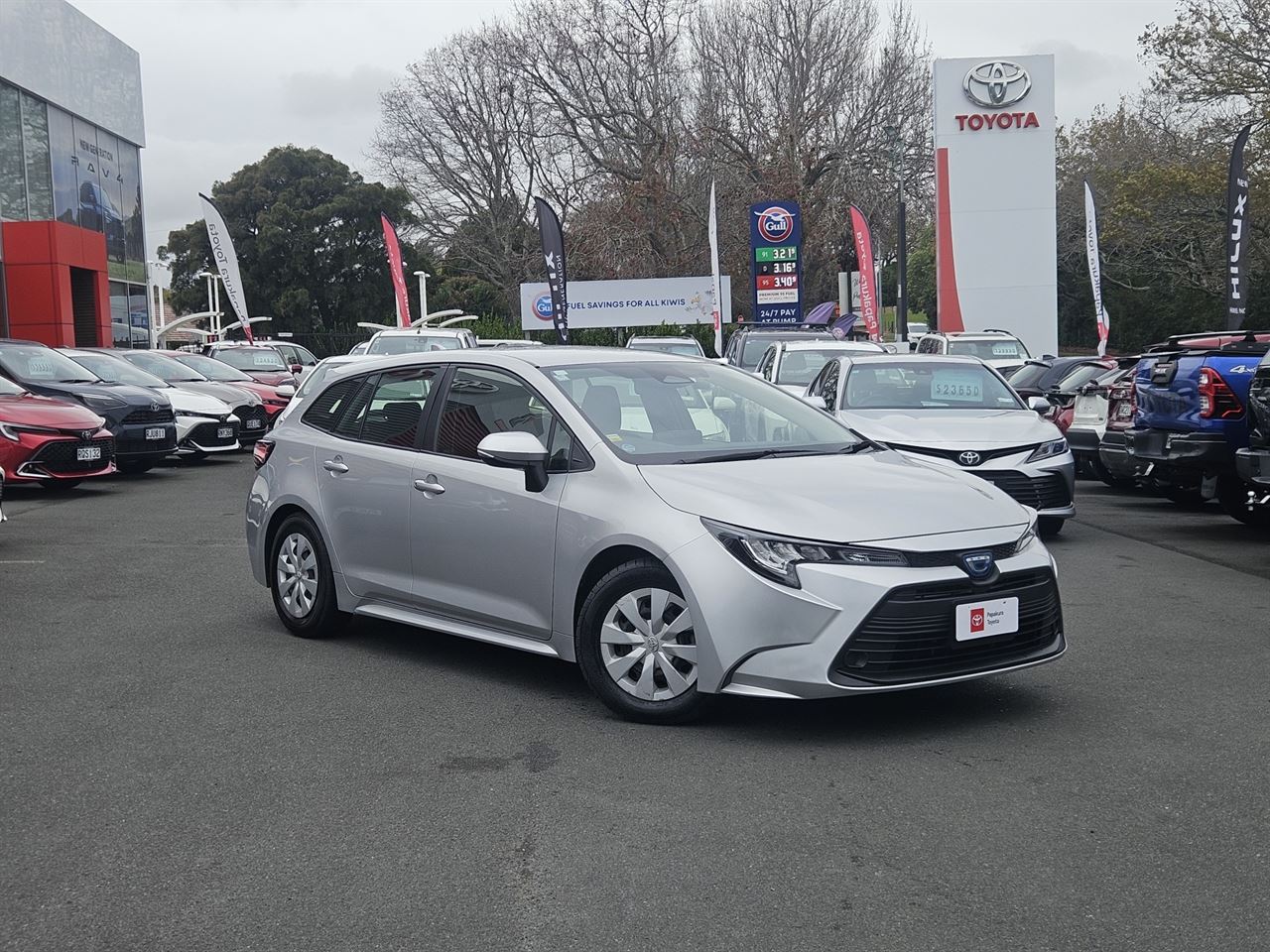 Vehicle image 5