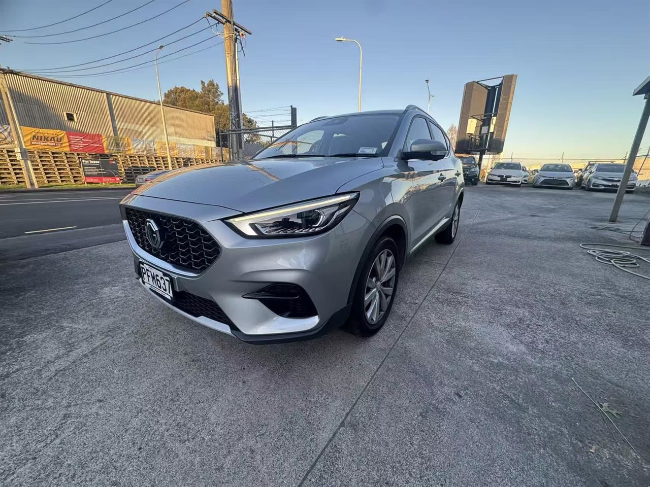 Vehicle image 3