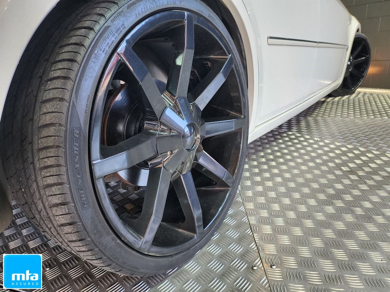 Vehicle image 4