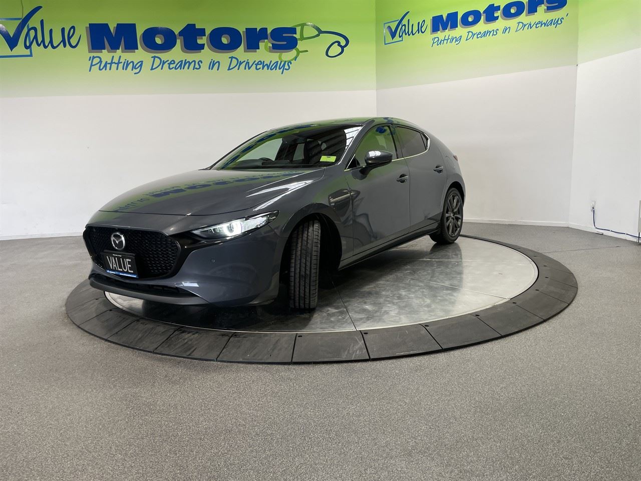 Vehicle image 3