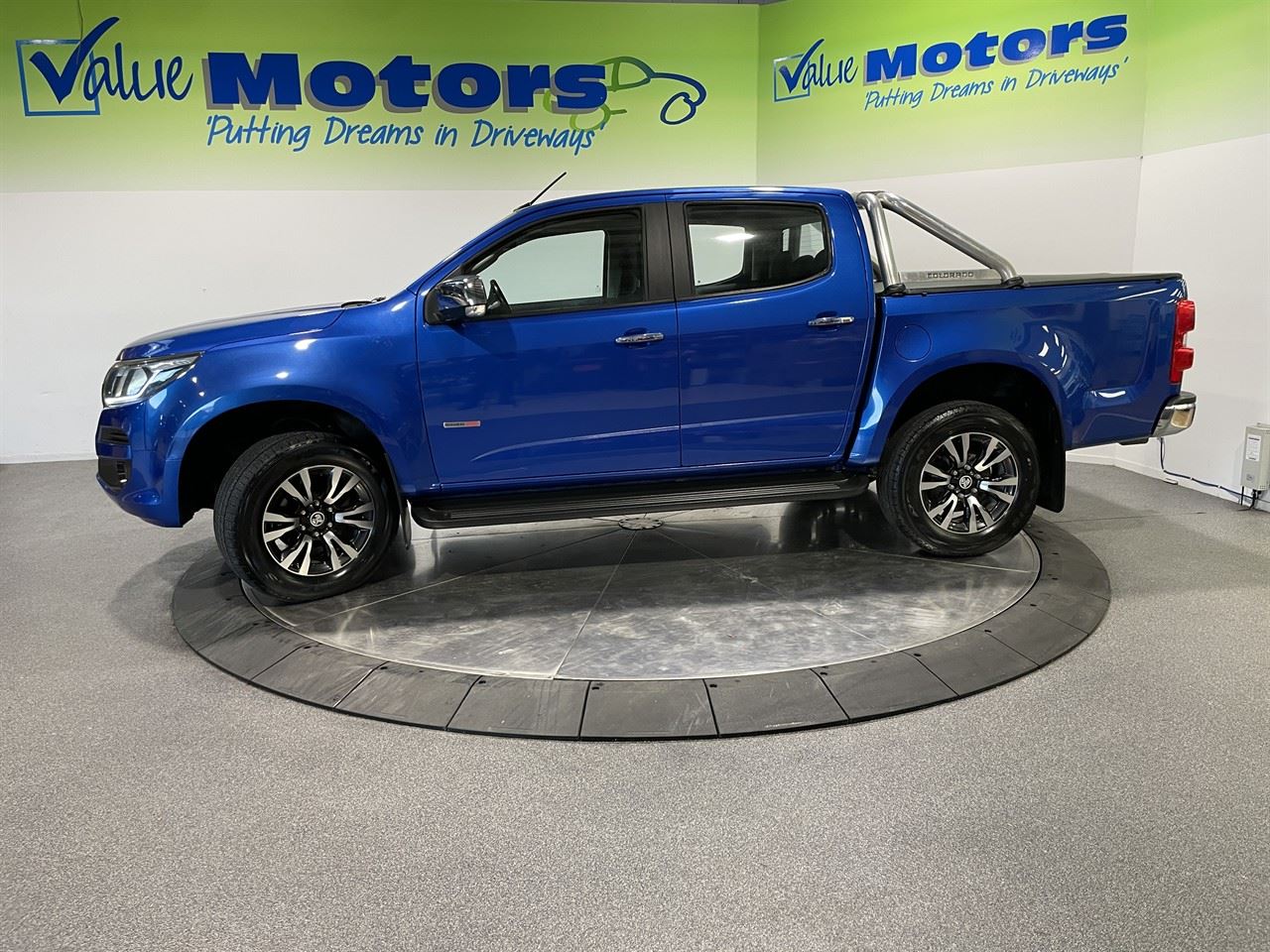 Vehicle image 4