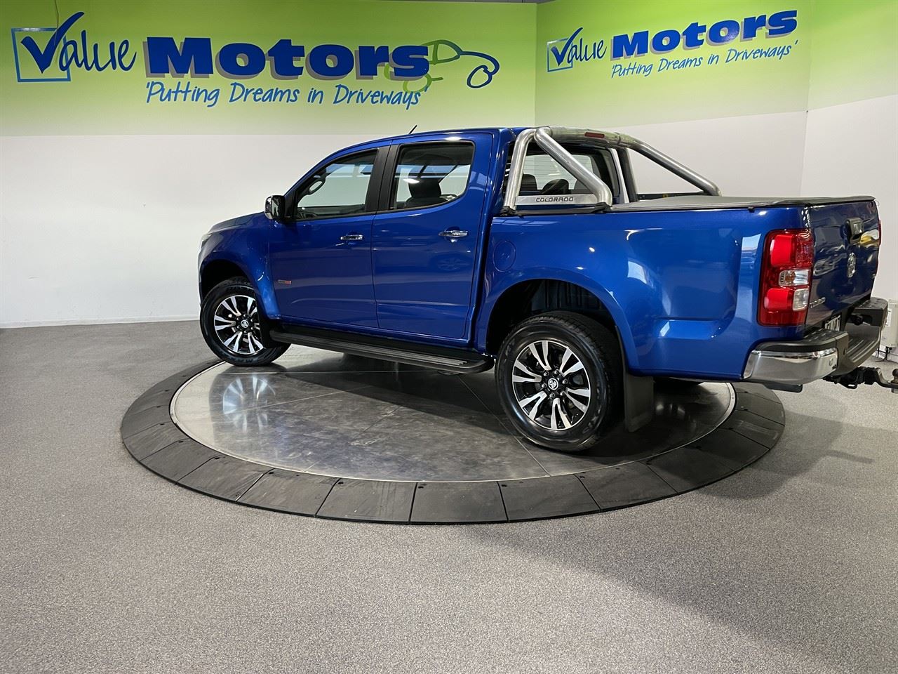 Vehicle image 5