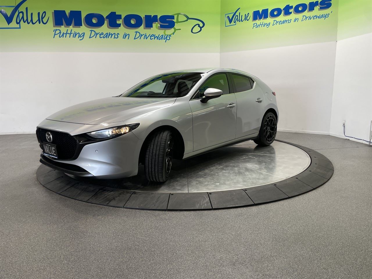 Vehicle image 3