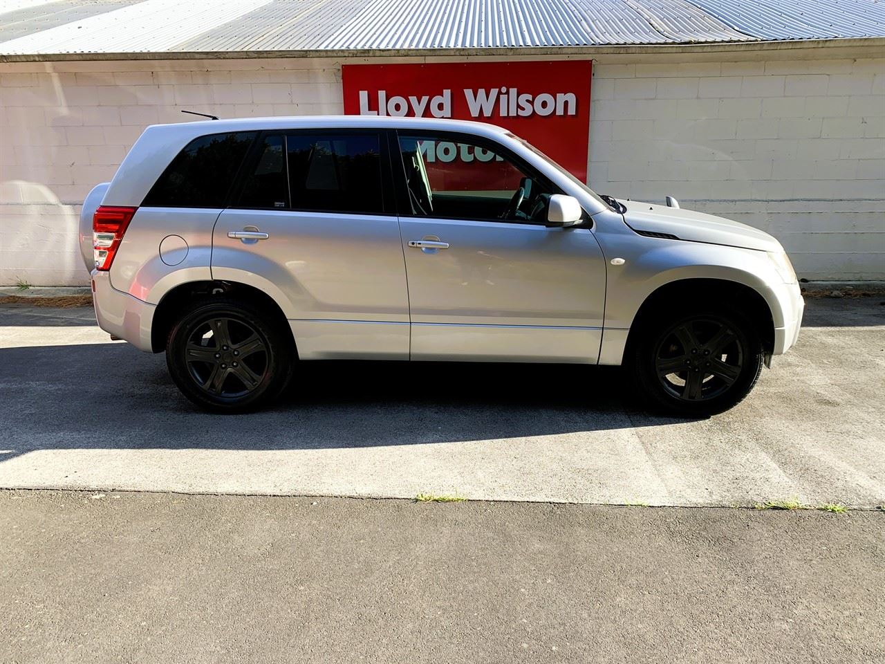 Vehicle image 3
