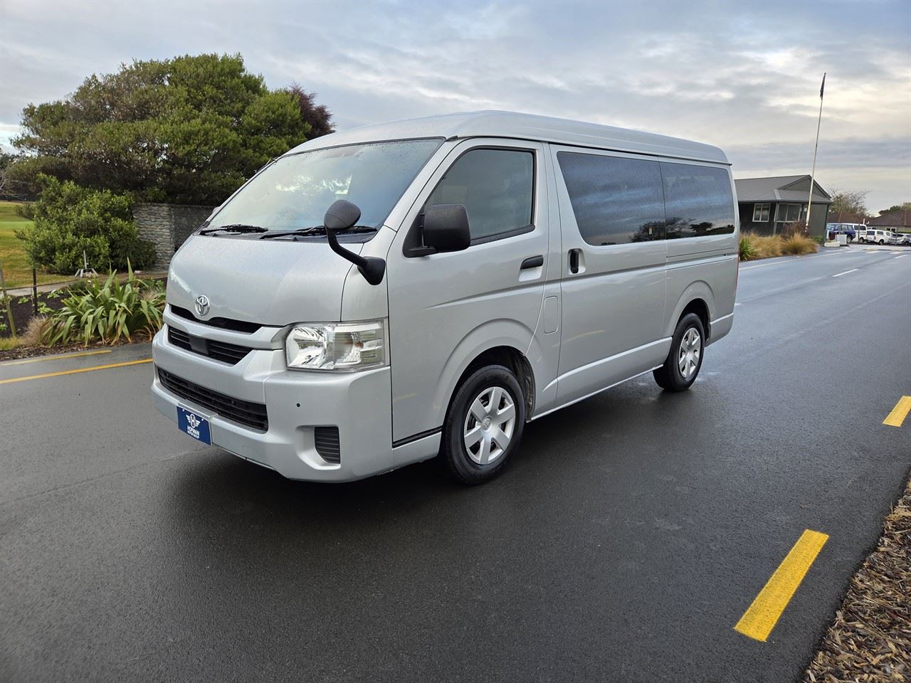 Vehicle image 3