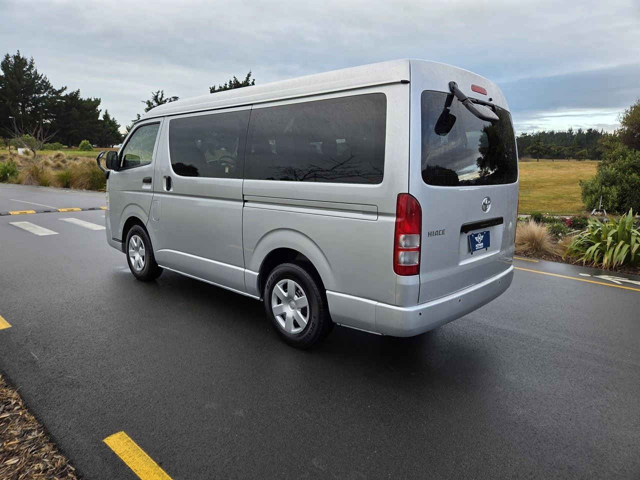 Vehicle image 5