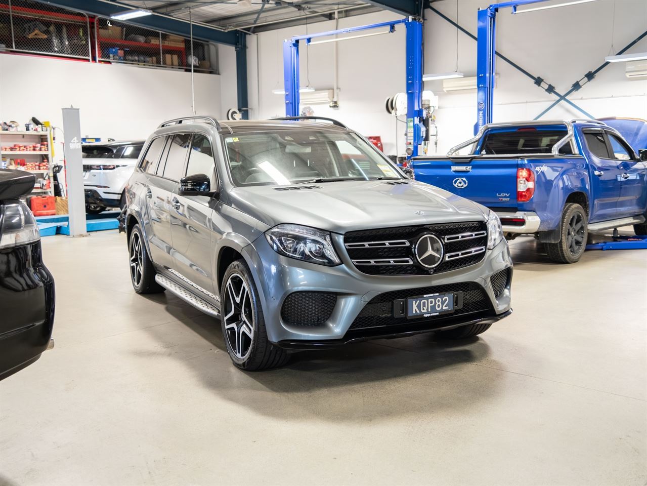 Vehicle image 3