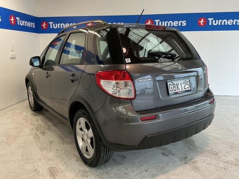 Vehicle image 5