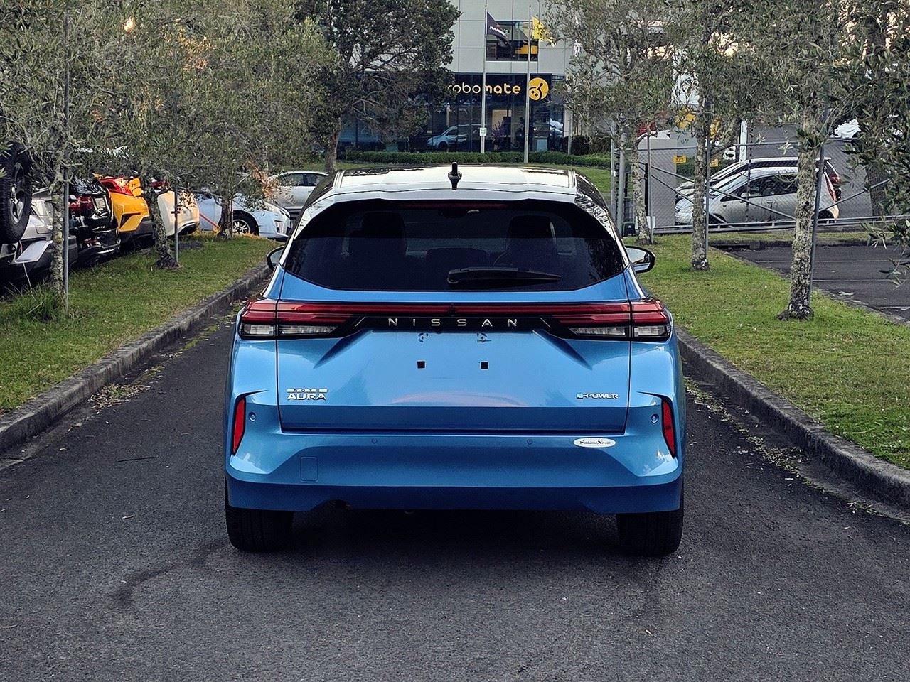 Vehicle image 4
