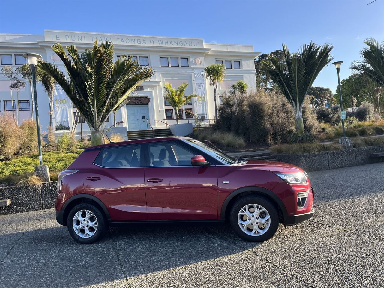 Vehicle image 4