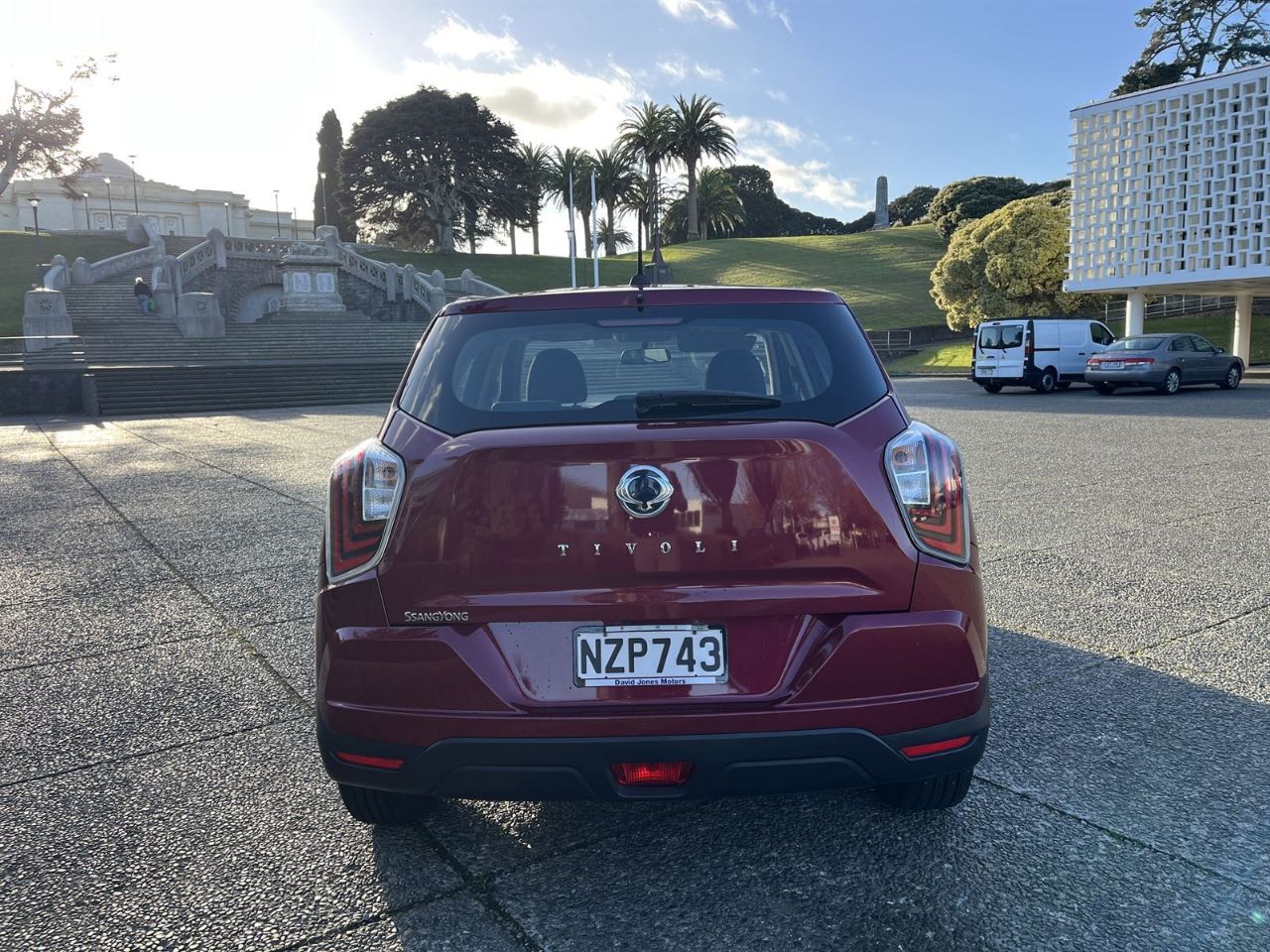 Vehicle image 5