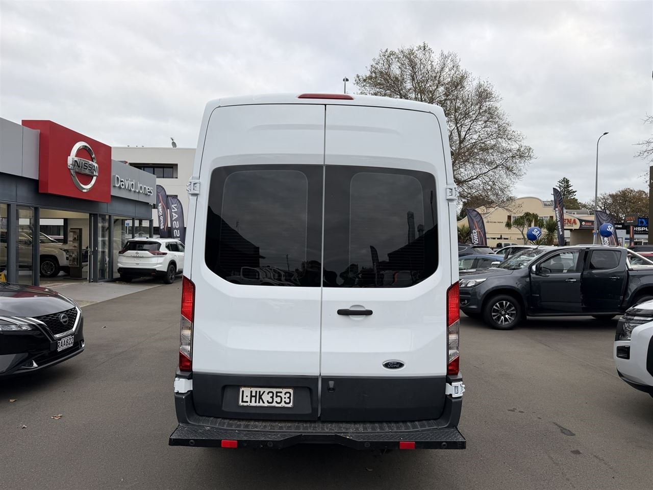 Vehicle image 5