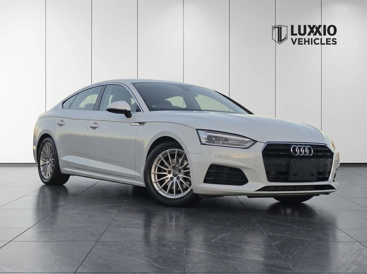 Vehicle image 4