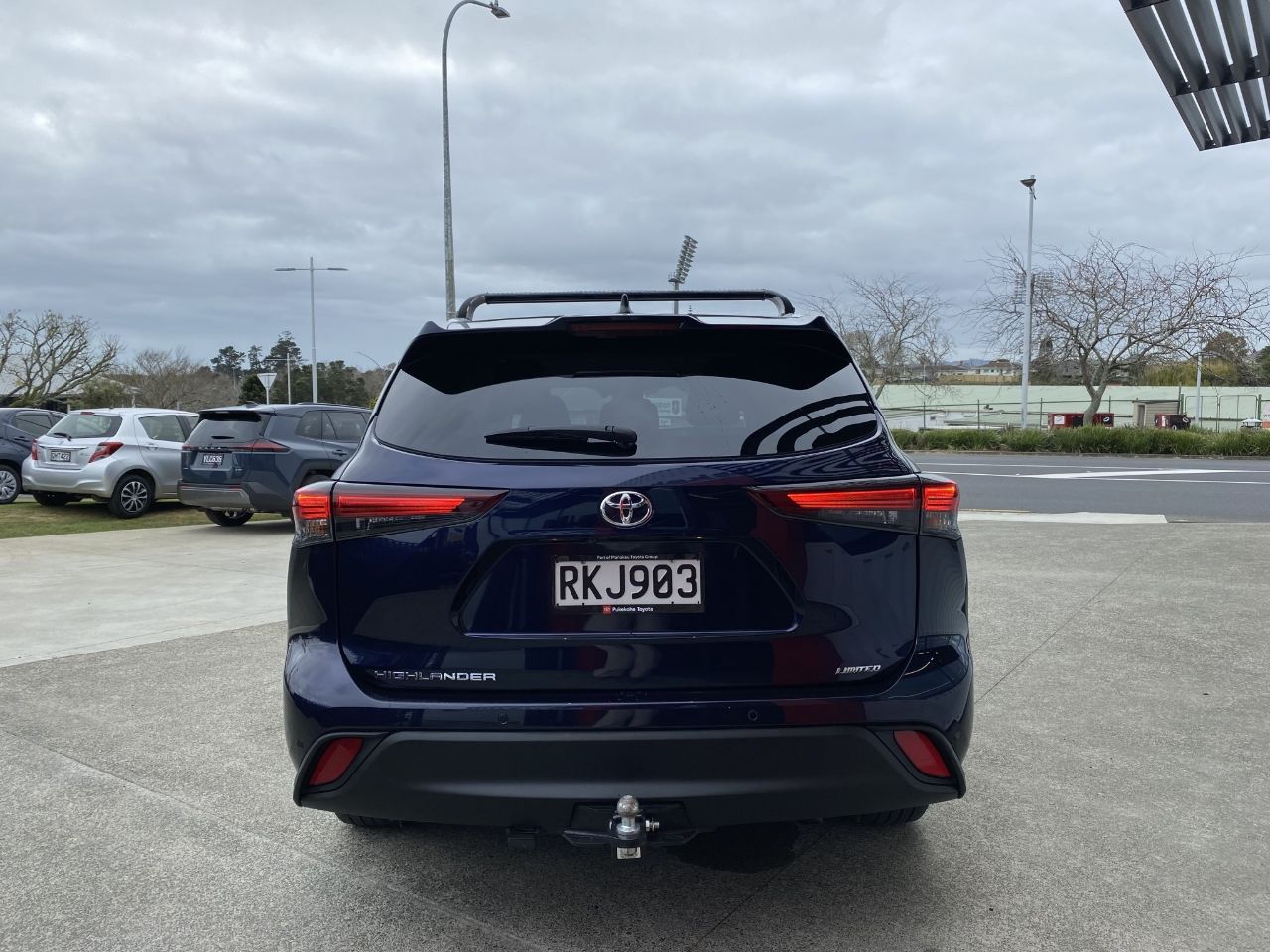 Vehicle image 5