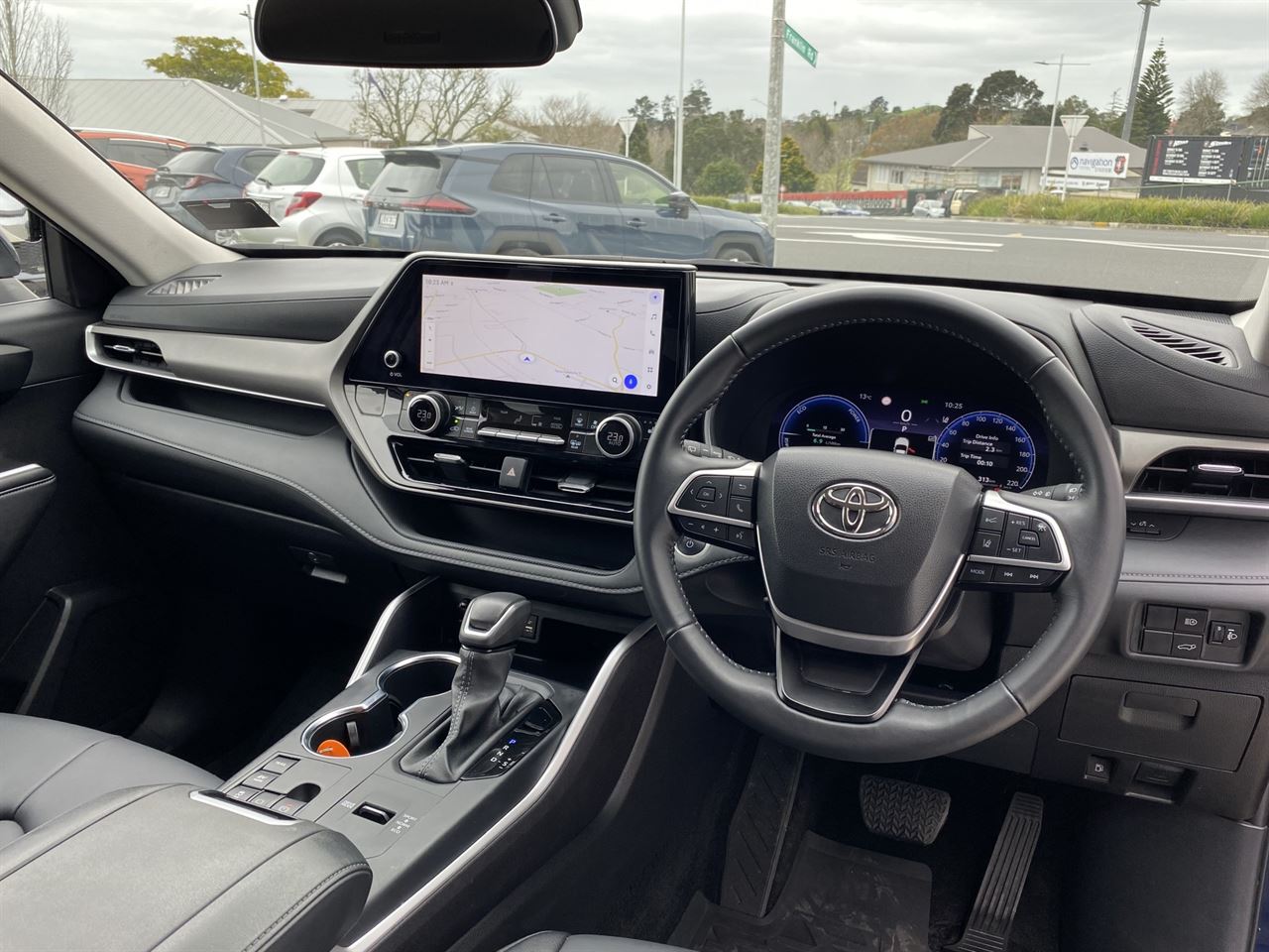 Vehicle image 5