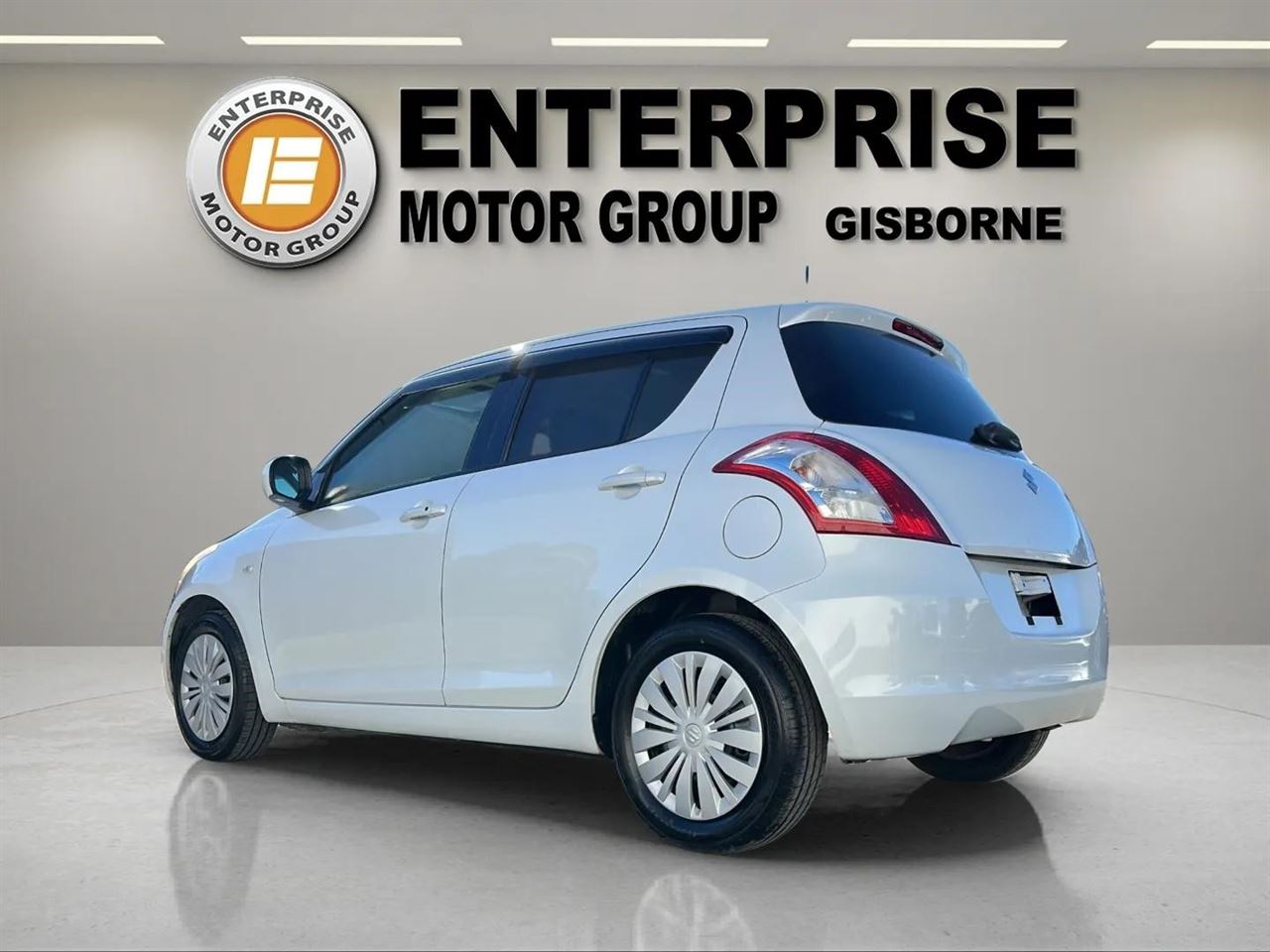 Vehicle image 5