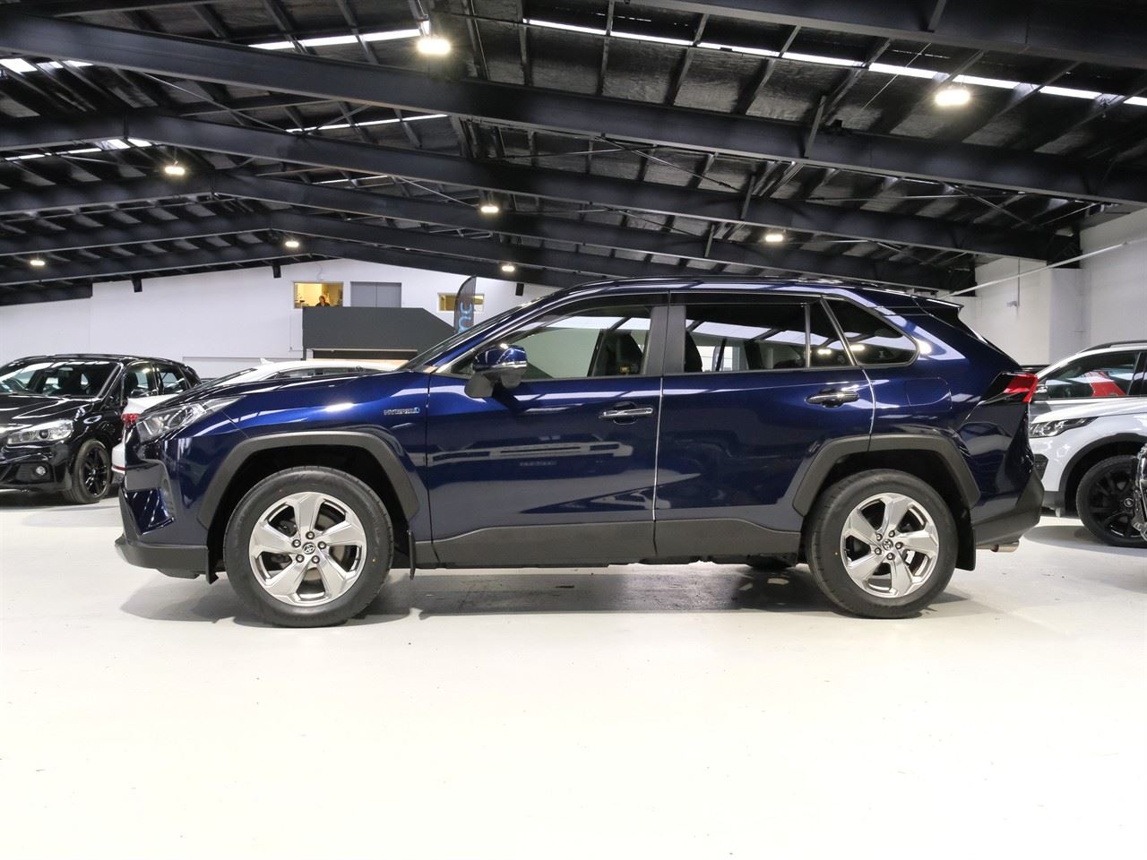 Vehicle image 5