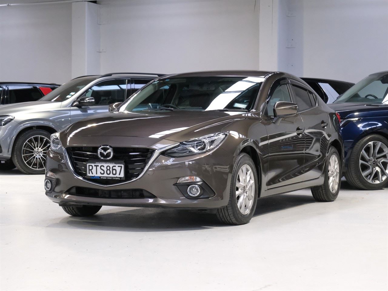 Vehicle image 4