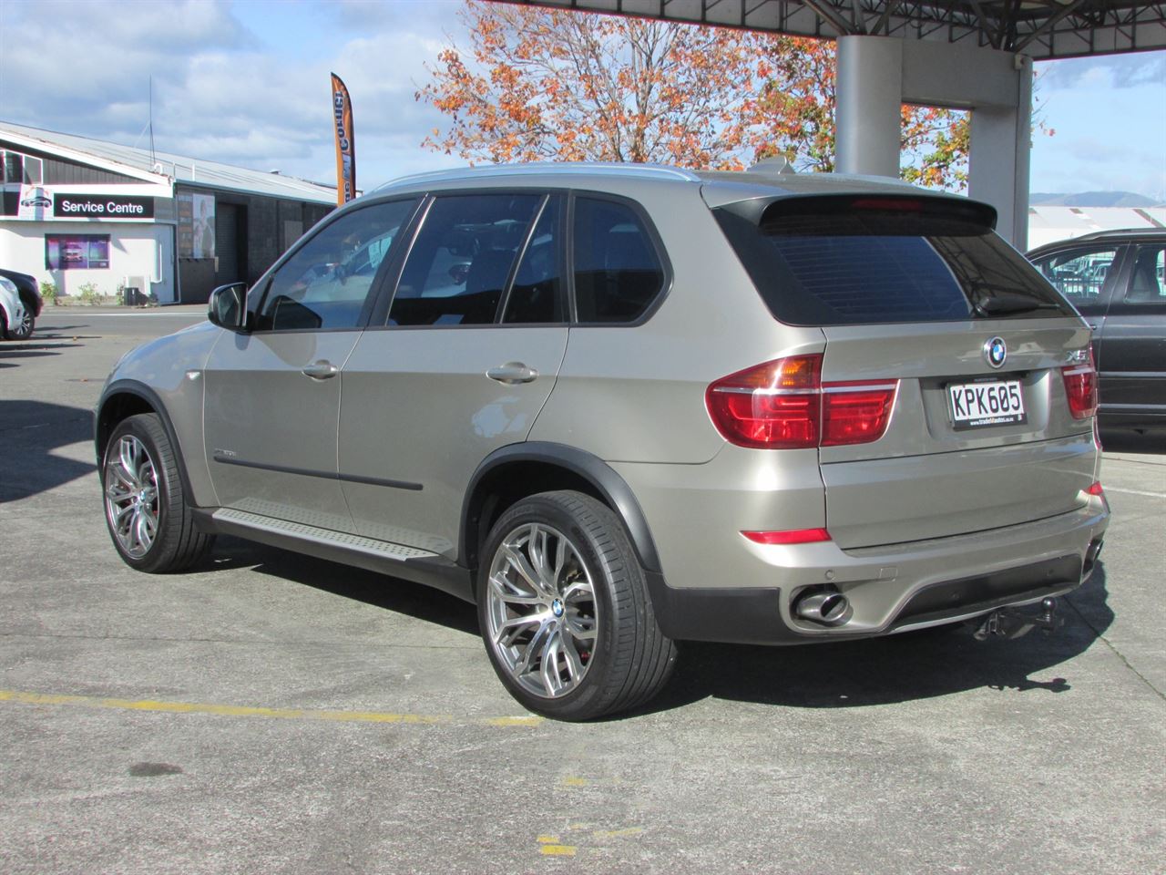 Vehicle image 5