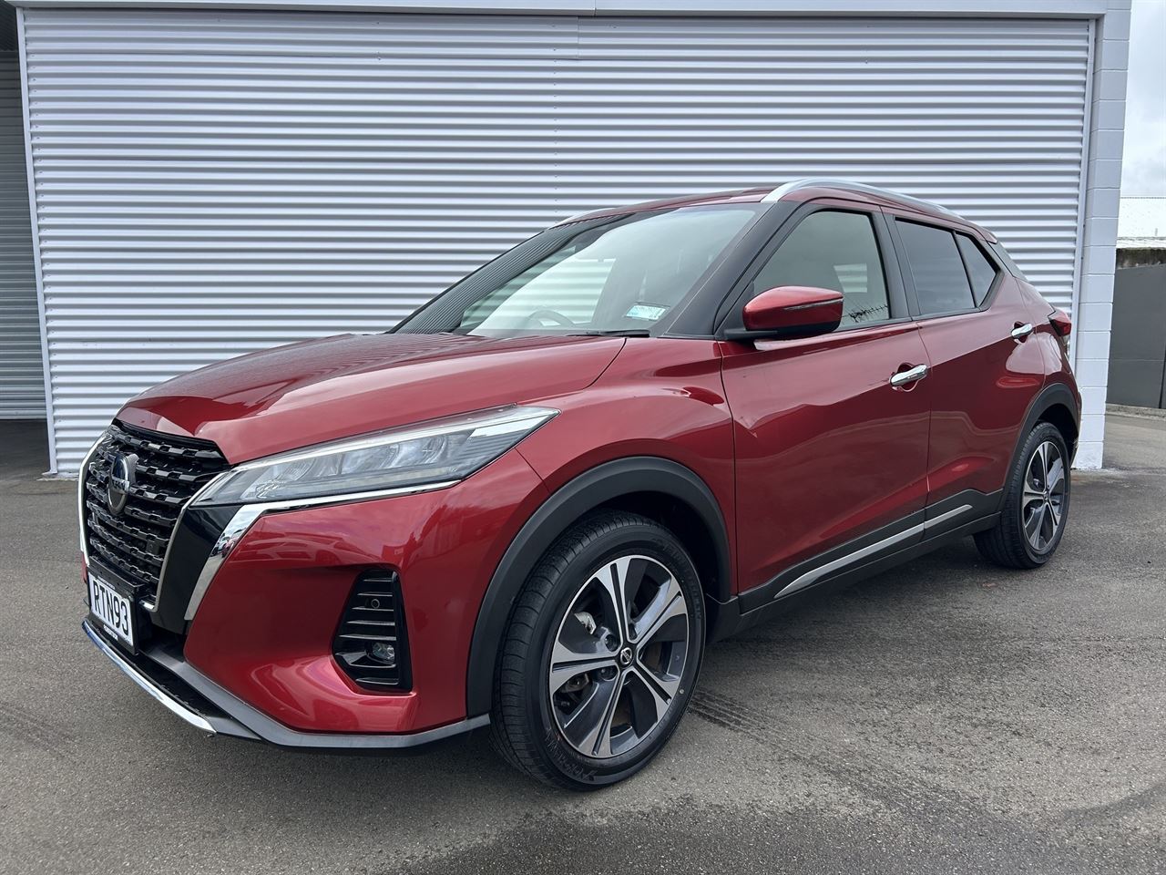Vehicle image 3