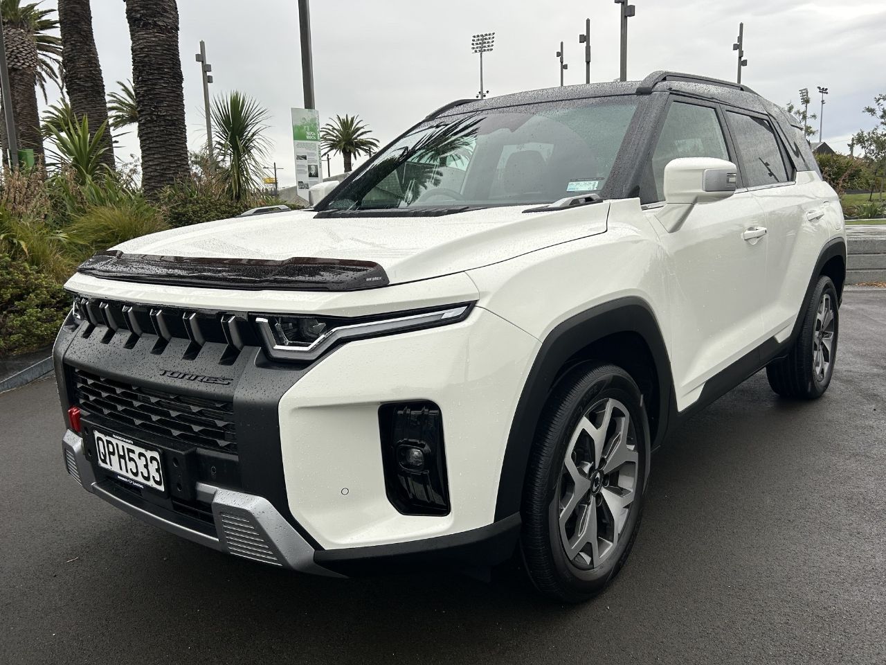 Vehicle image 3