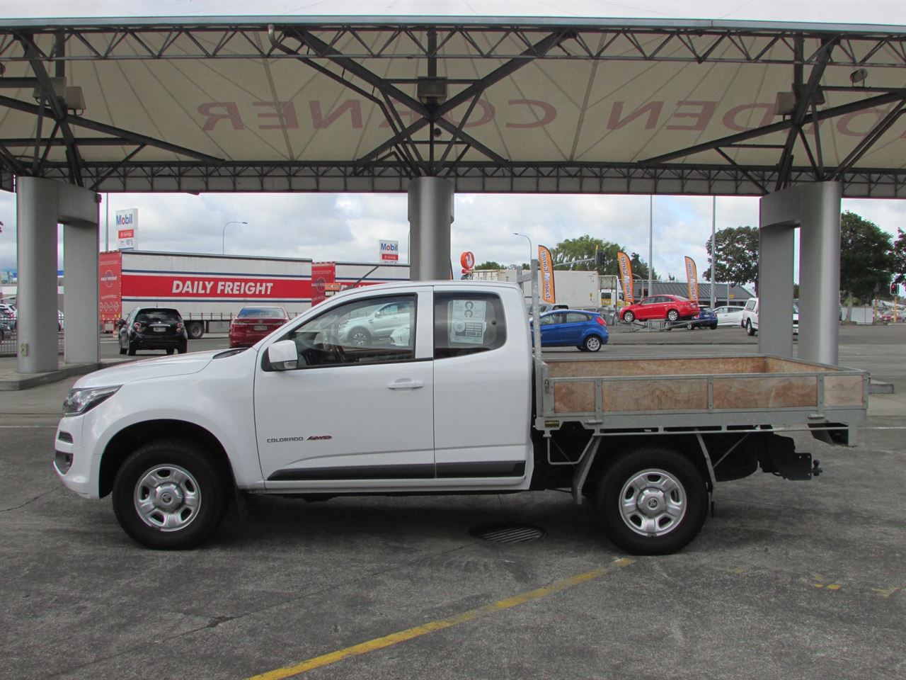 Vehicle image 4
