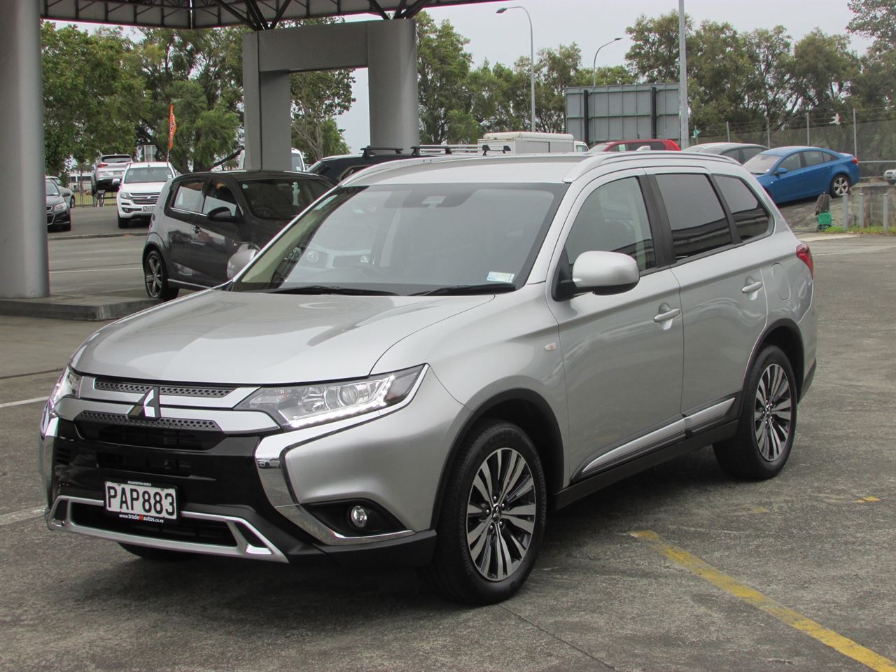 Vehicle image 3