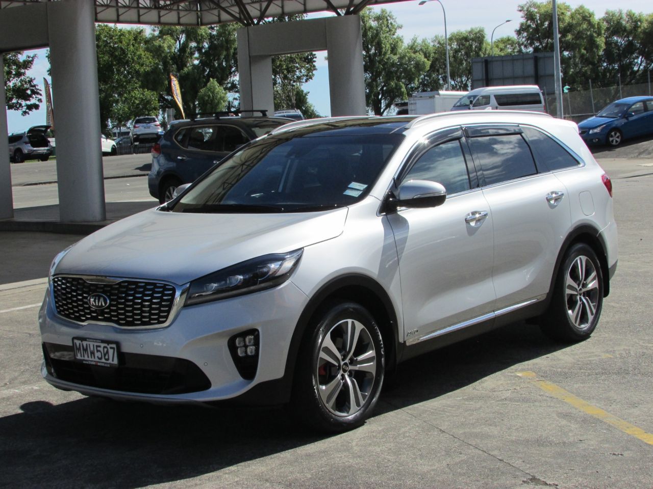 Vehicle image 3