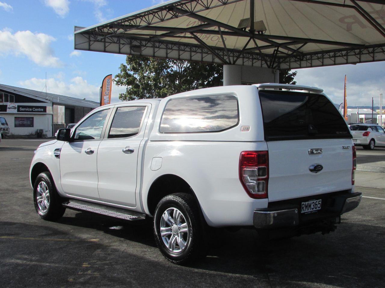 Vehicle image 5