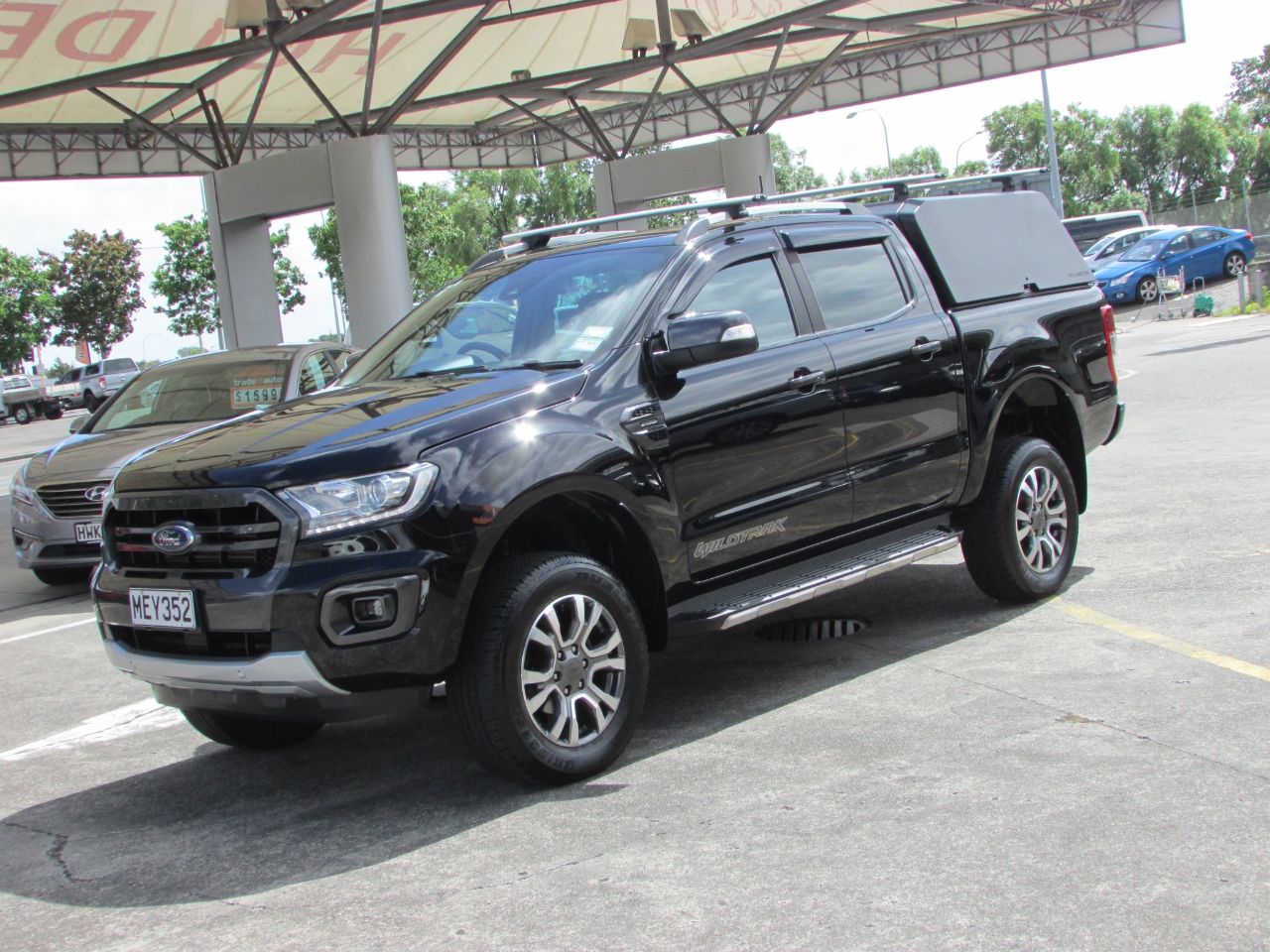 Vehicle image 3
