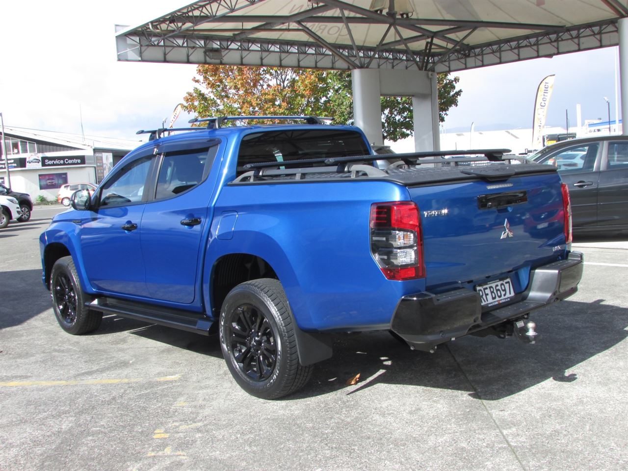 Vehicle image 5