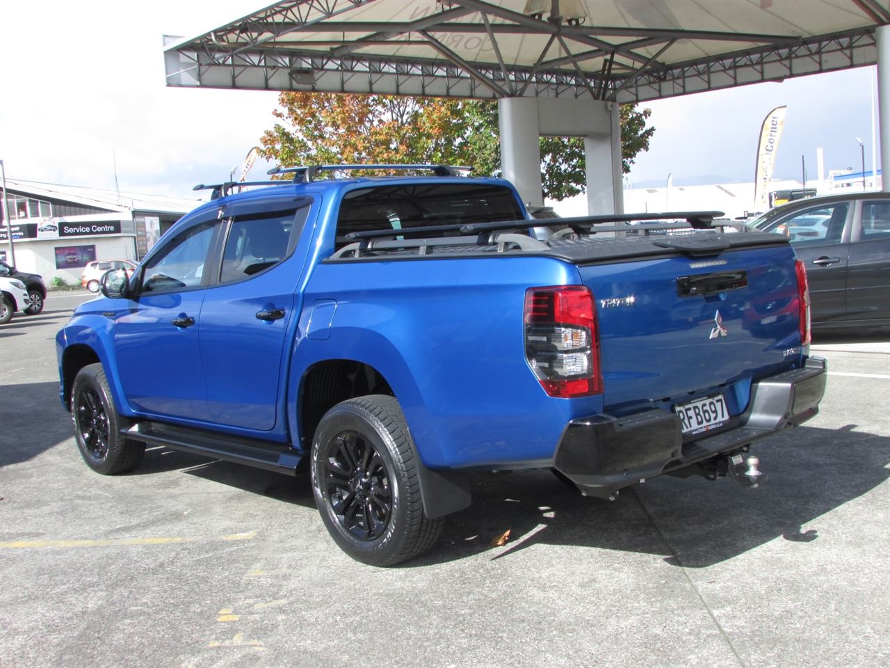 Vehicle image 5