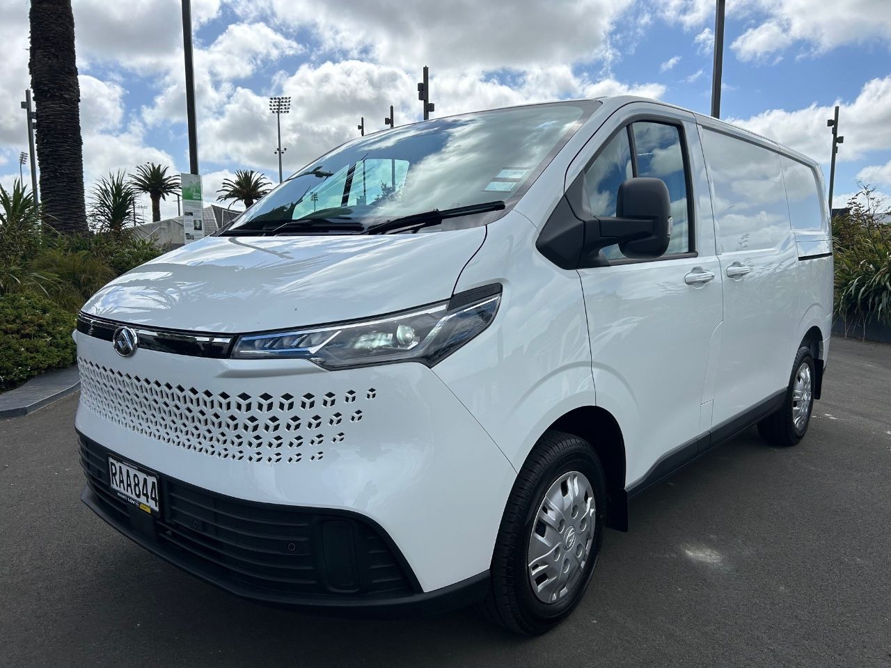 Vehicle image 3