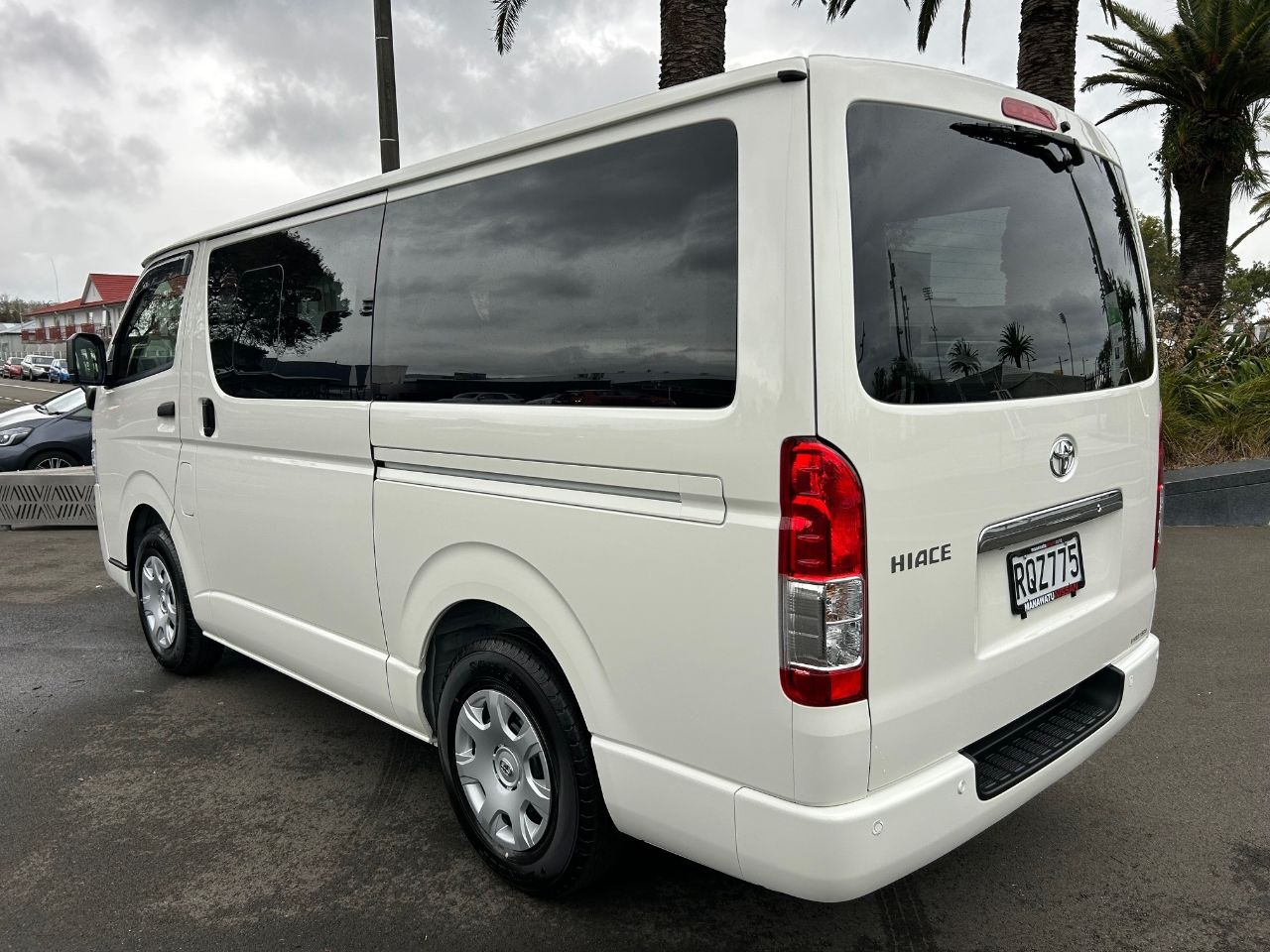 Vehicle image 5