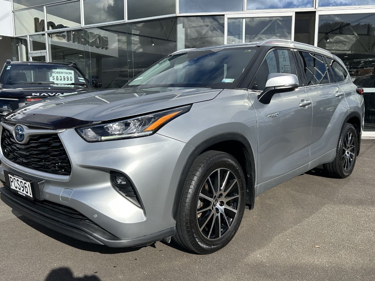 Vehicle image 3