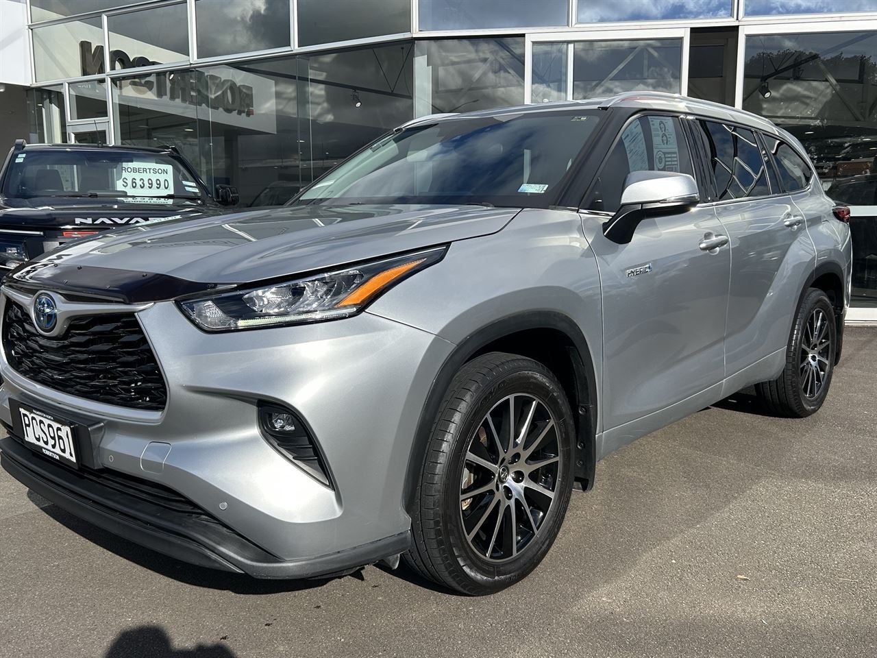Vehicle image 3