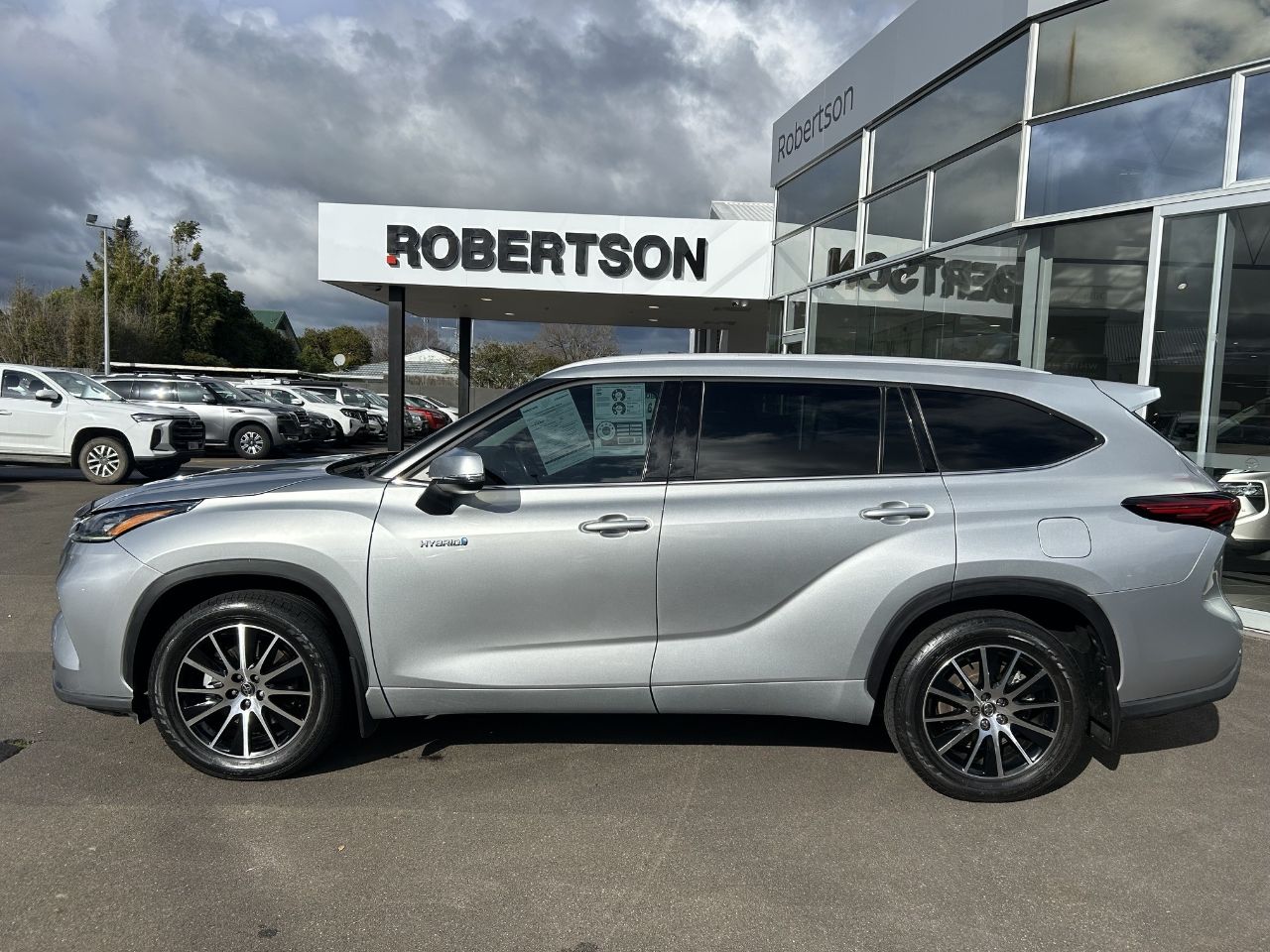 Vehicle image 4