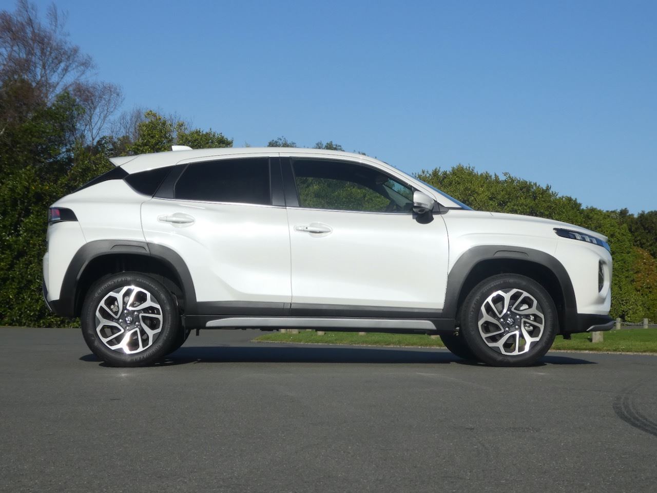 Vehicle image 4