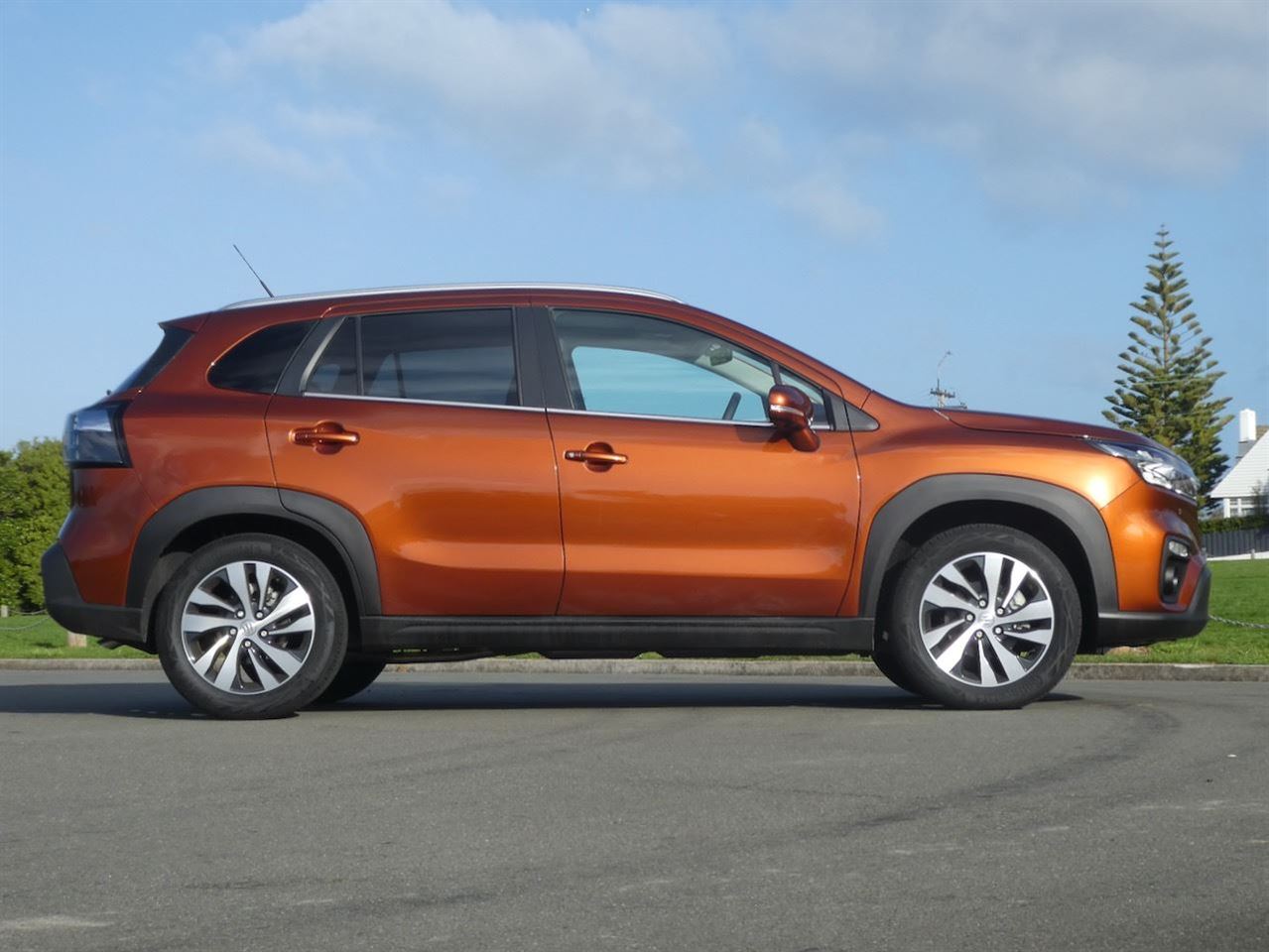 Vehicle image 4