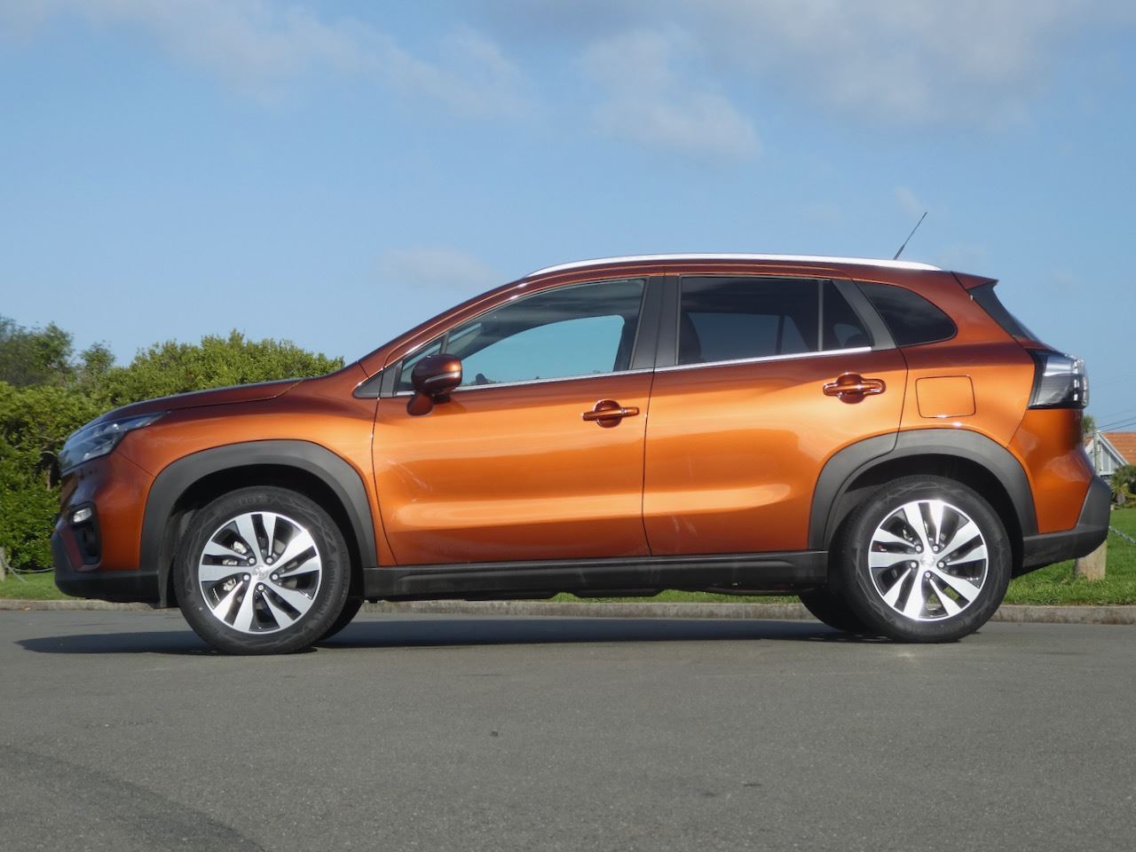 Vehicle image 5