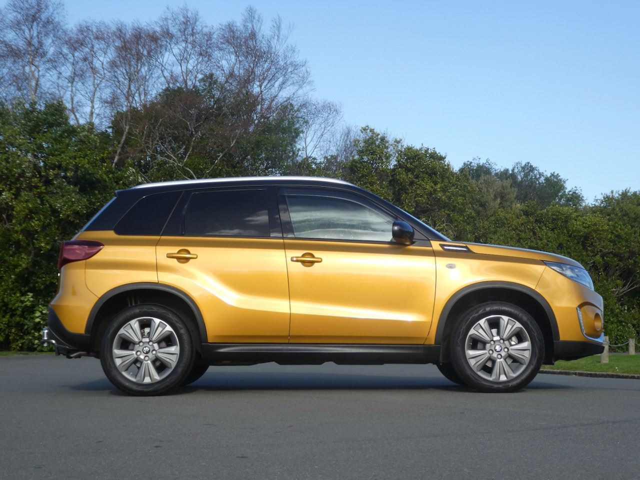 Vehicle image 4