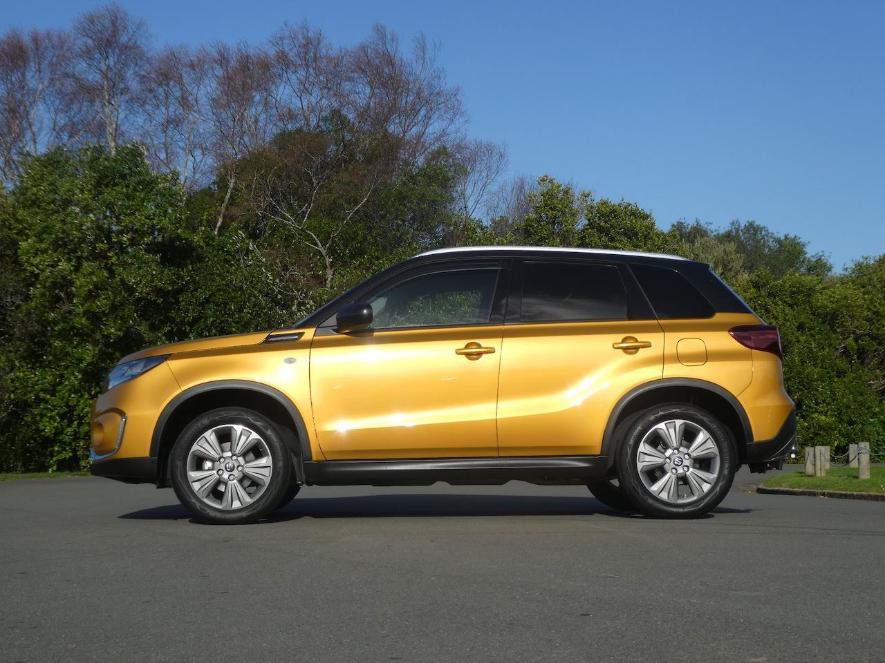 Vehicle image 5