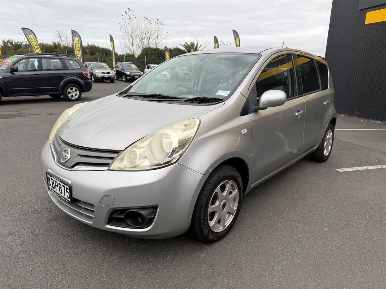Vehicle image 3
