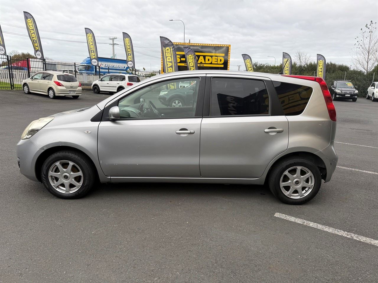 Vehicle image 4