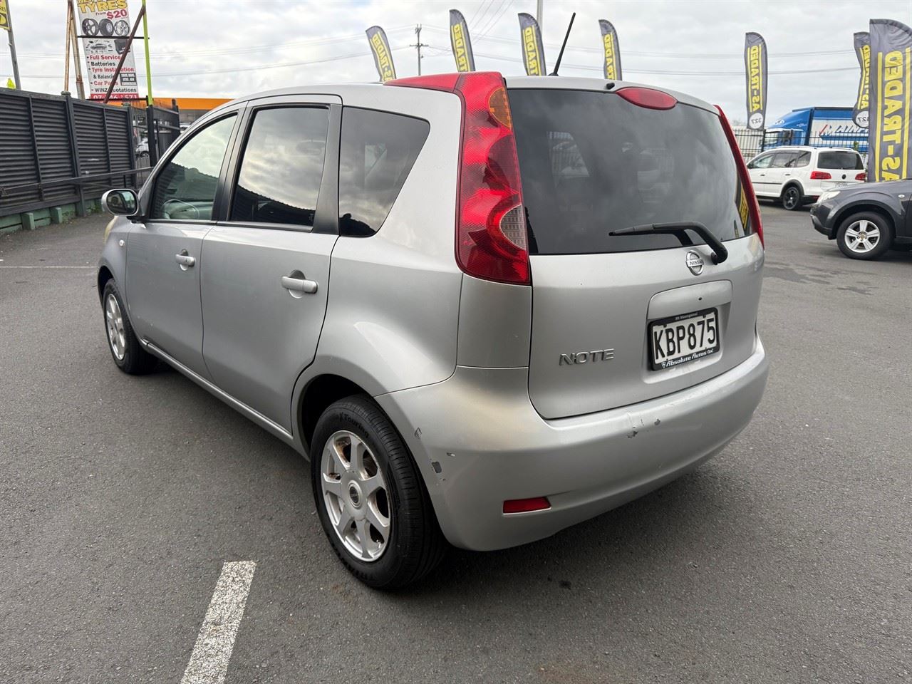 Vehicle image 5